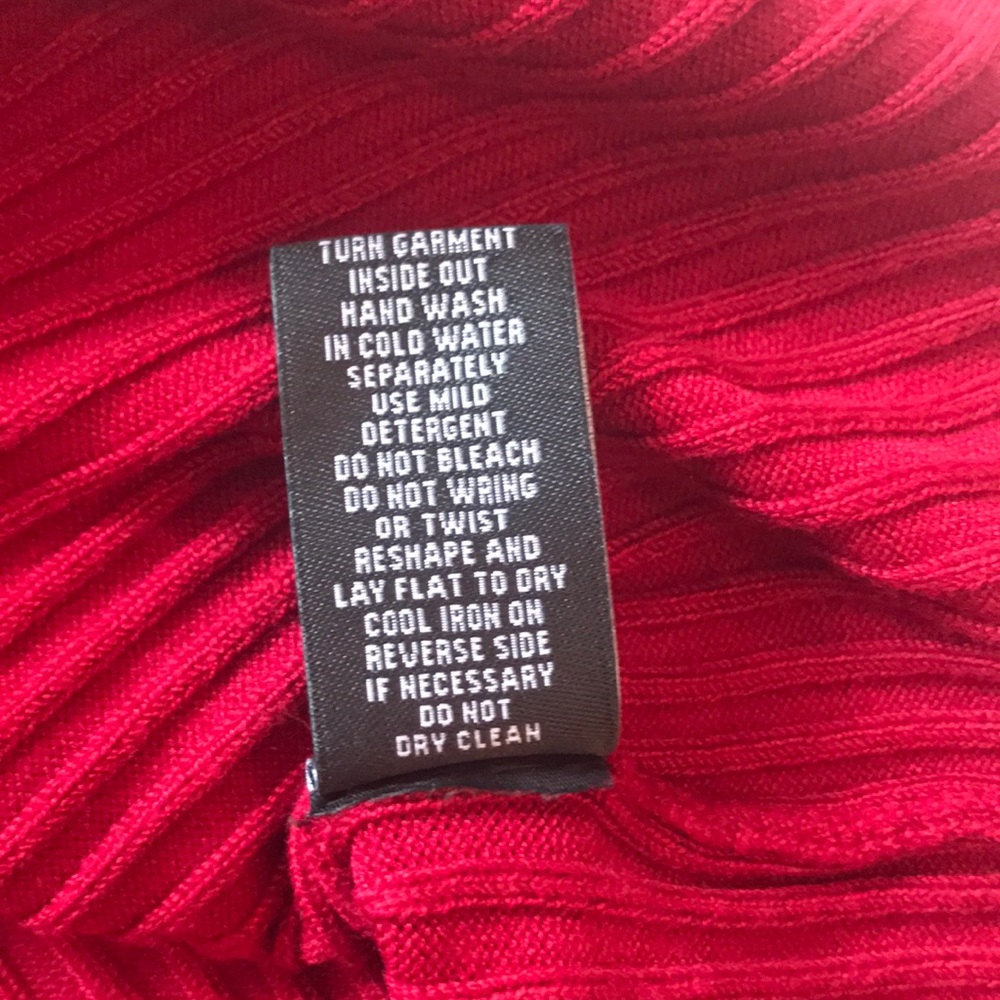 Red sequins sweater🌹 - Picture 5 of 6